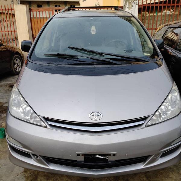 Toyota Prius • 2010 • 10,115 km 4
