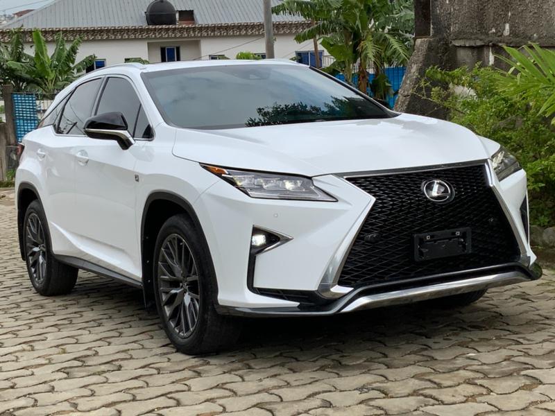 Lexus RX • 2019 • 36,000 km 2