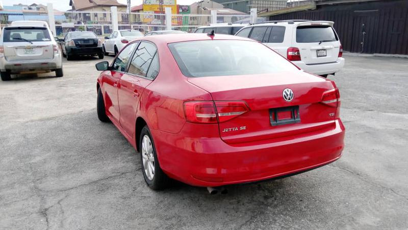 Volkswagen Jetta • 2015 • 89,047 km 4