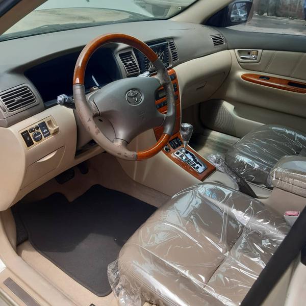 Toyota Corolla • 2007 • 72,000 km 2