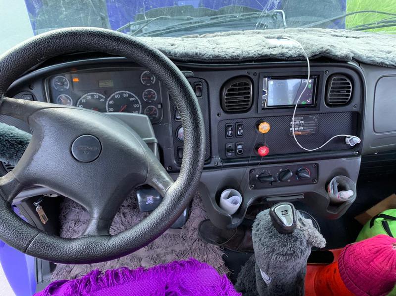 Freightliner M2106 • 2008 • 650,000 km 5