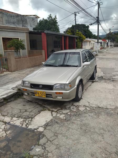 Mazda 323 • 1998 • 79,000 km 2