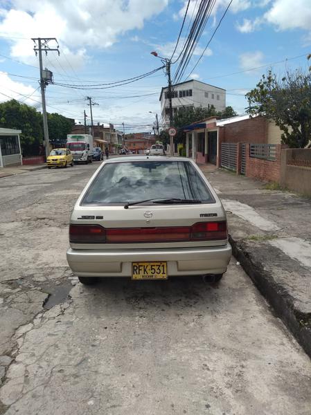 Mazda 323 • 1998 • 79,000 km 1