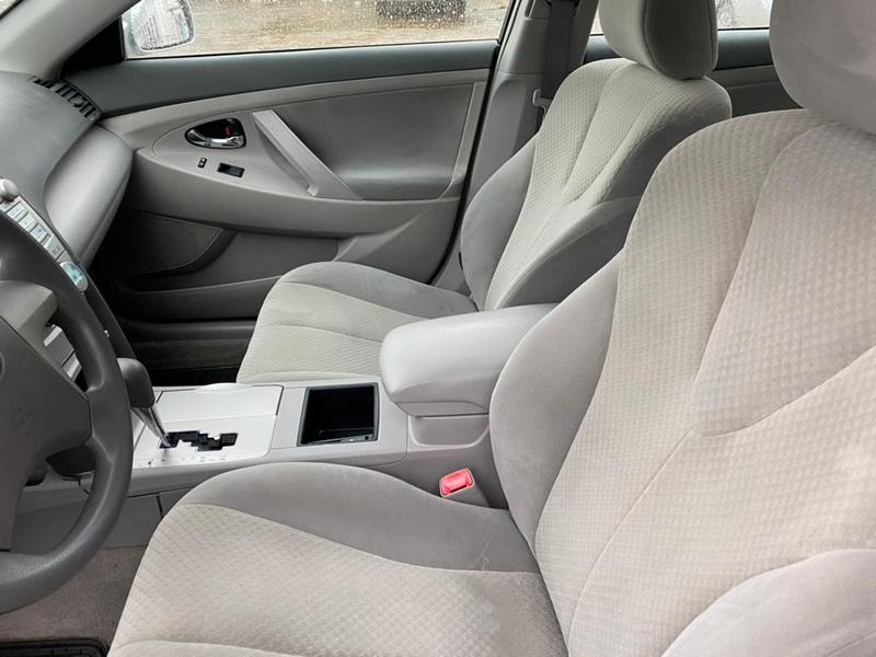 Toyota Camry • 2009 • 140,000 km 5