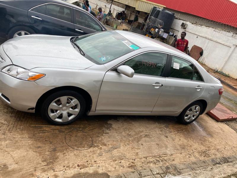 Toyota Camry • 2009 • 140,000 km 4