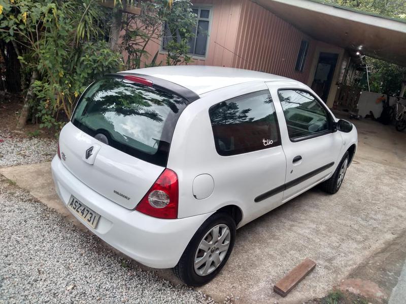 Renault Clio • 2011 • 1,663 km 1