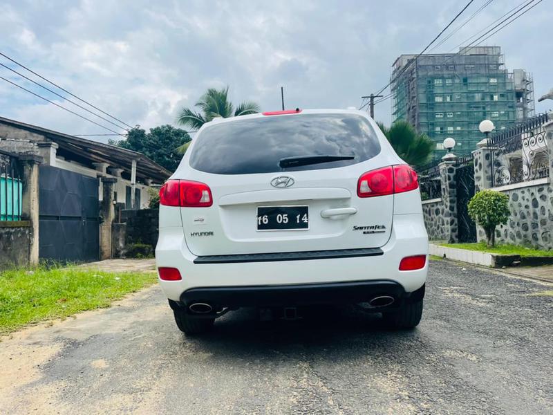 Hyundai Santa Fe • 2008 • 90,000 km 6