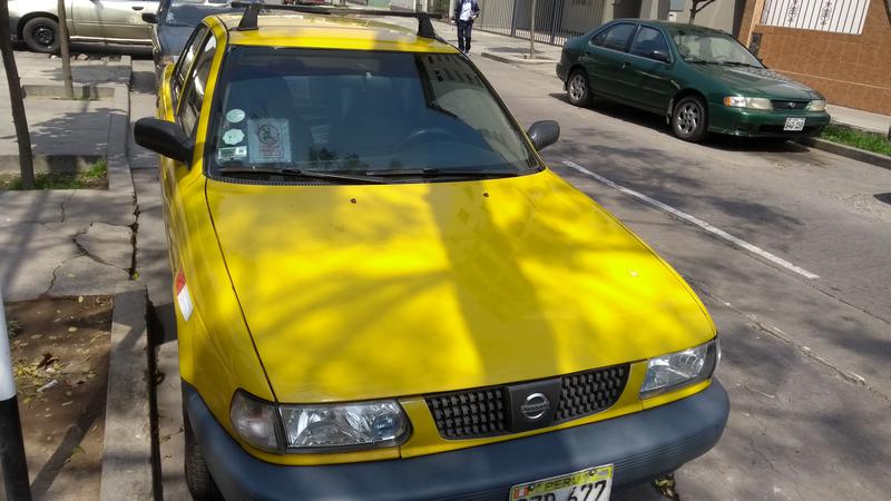 Nissan Sentra v16 • 2011 • 170,000 km 1