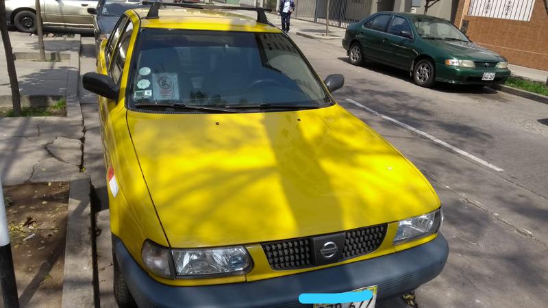 Nissan Sentra v16 • 2011 • 170,000 km 2