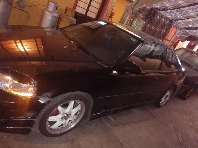 Honda Civic • 1998 • 99,000 km 2