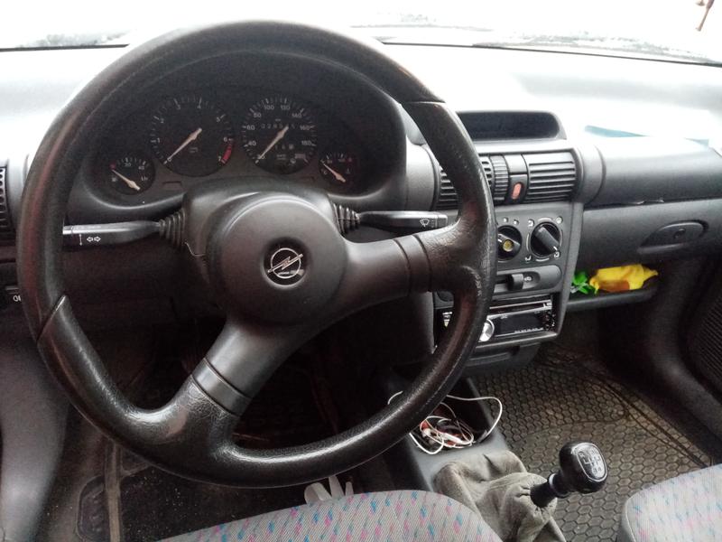 Opel Corsa • 1994 • 28,760 km 5