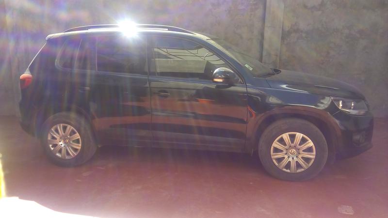 Volkswagen Tiguan • 2014 • 25,860 km 2