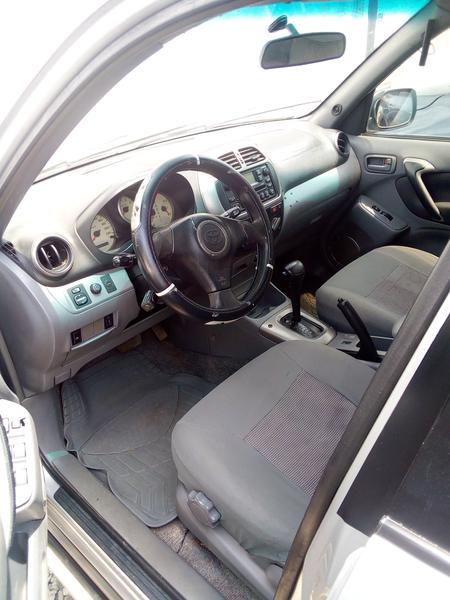 Toyota  • 2000 • 2 km 3