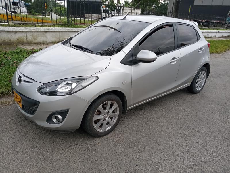 Mazda 2 • 2013 • 155,000 km 6