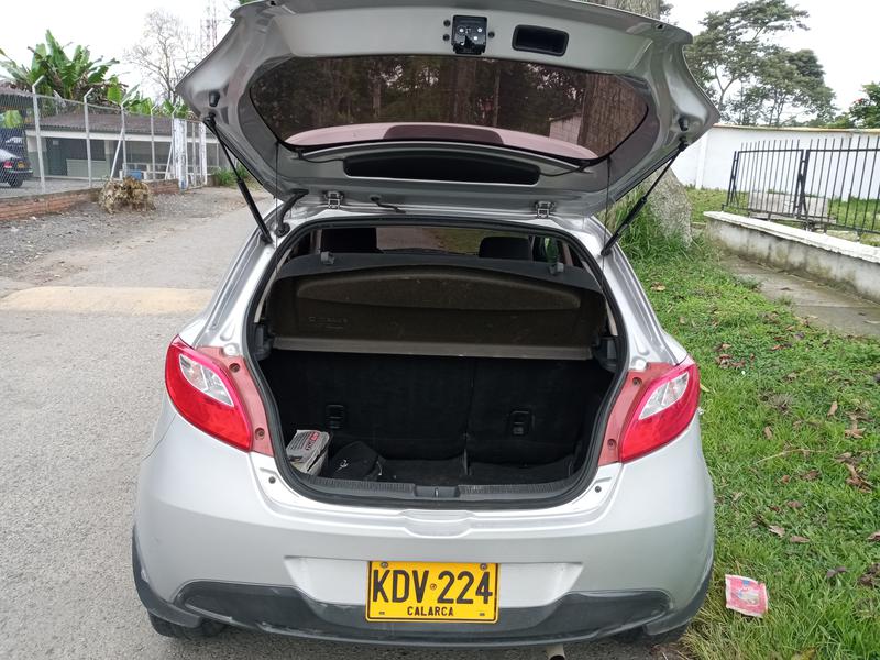 Mazda 2 • 2013 • 155,000 km 5