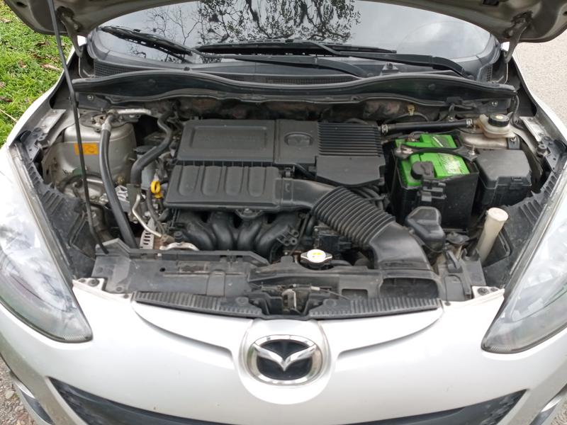 Mazda 2 • 2013 • 155,000 km 4
