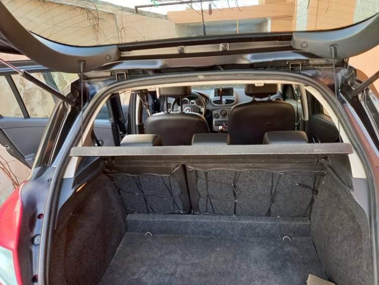 Renault Clio • 2010 • 154,000 km 6