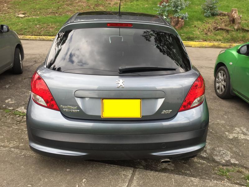 Peugeot 207 • 2011 • 54,600 km 3