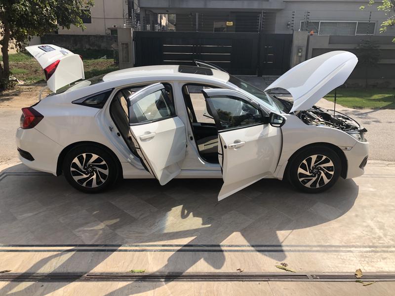 Honda Civic • 2016 • 46,000 km 3