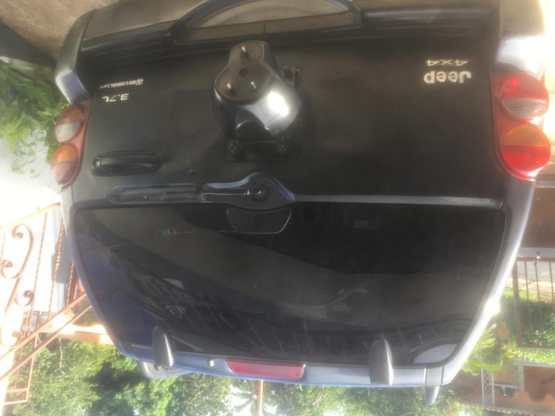 Jeep Cherokee • 2002 • 228,462 km 3