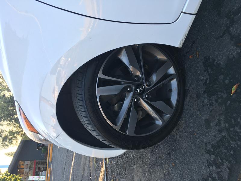 Hyundai Elantra • 2015 • 75,383 km 5