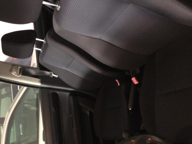 Suzuki Swift • 2009 • 97,198 km 3