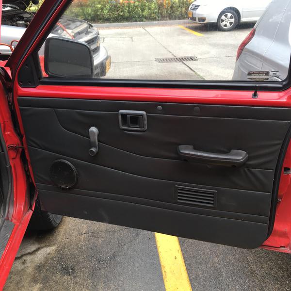 Nissan Pickup • 1994 • 318,543 km 2