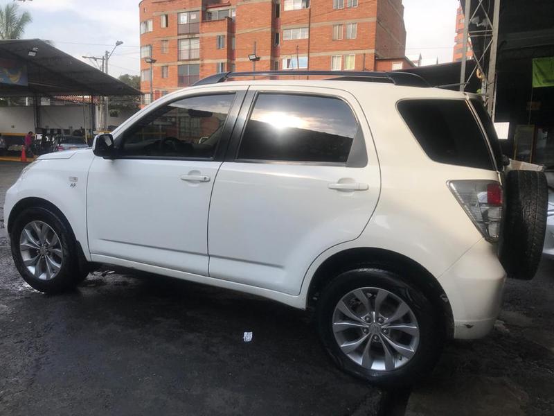 Daihatsu  • 2012 • 195,000 km 5