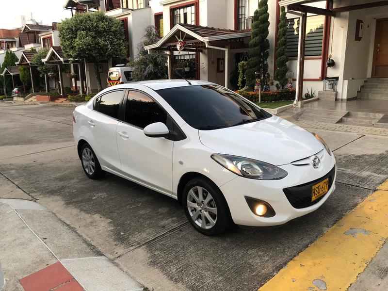 Mazda 2 • 2014 • 59,000 km 5