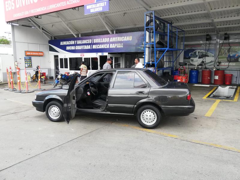 Nissan Sentra • 1996 • 250,000 km 5