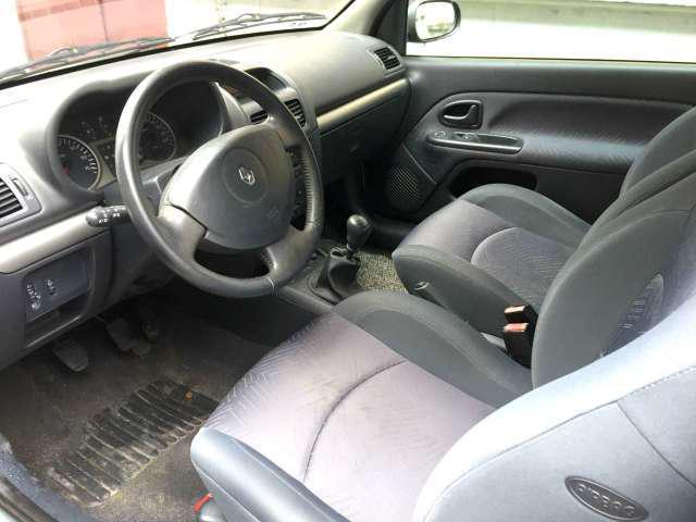 Renault Clio • 2002 • 140,500 km 2