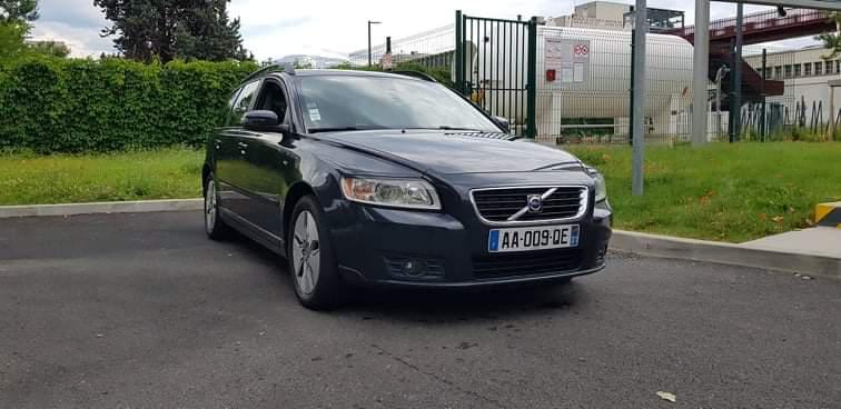 Volvo V50 • 2009 • 230,000 km 1