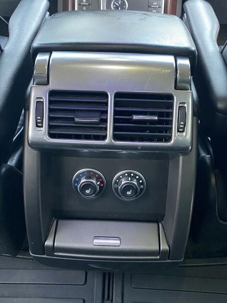 Land Rover Range Rover • 2010 • 130,000 km 6