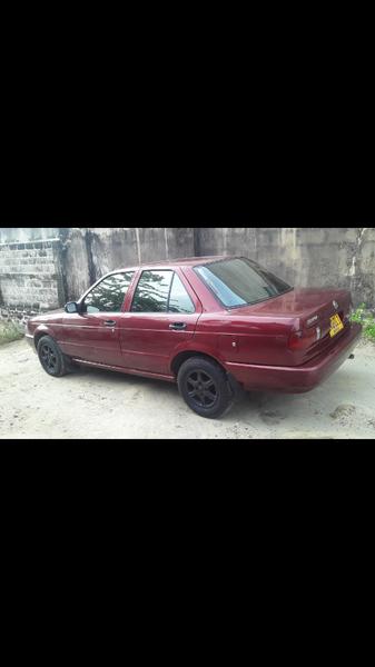 Nissan Sentra v16 • 2008 • 252,352 km 1