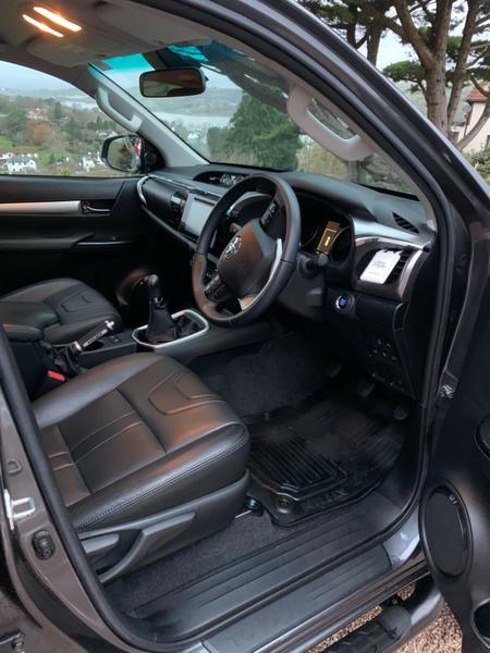 Toyota Hilux • 2018 • 10,700 km 4