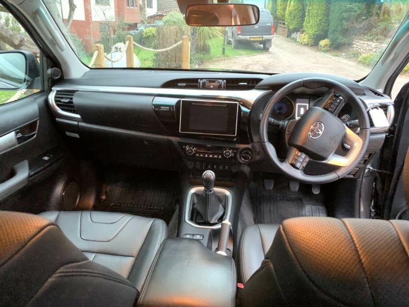 Toyota Hilux • 2018 • 10,700 km 5