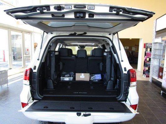 Toyota Land Cruiser • 2018 • 18 km 2