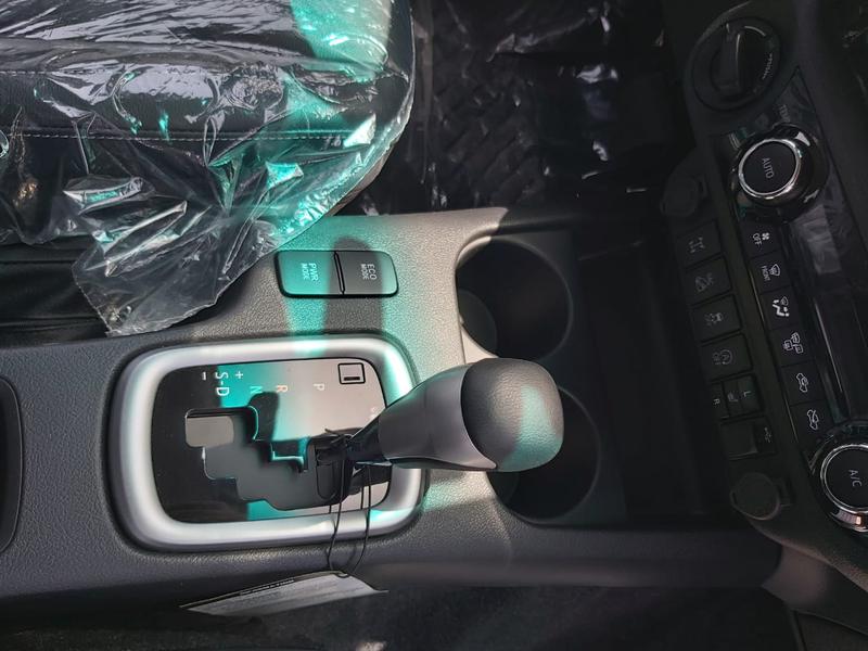 Toyota Hilux • 2020 • 1 km 6
