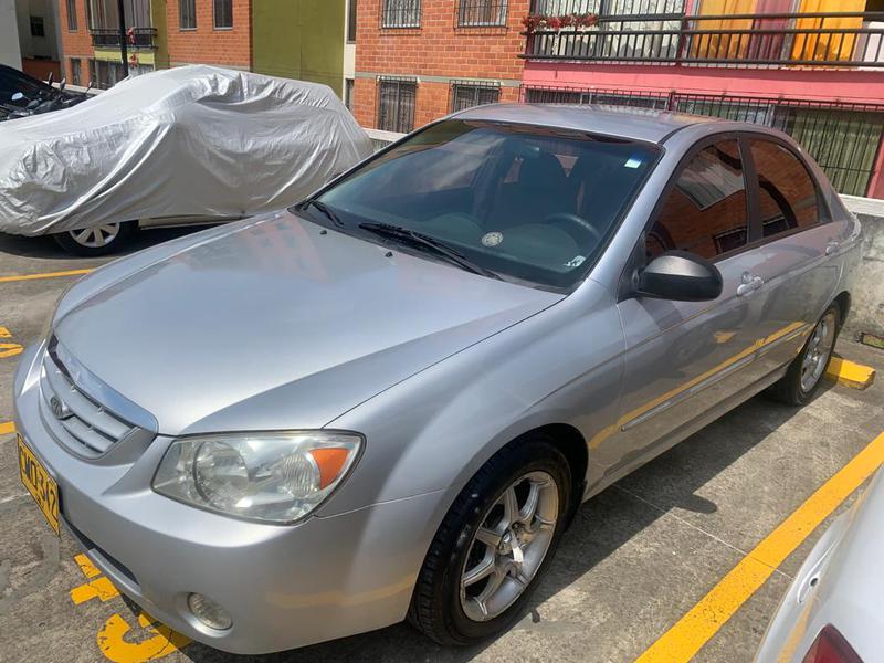 Kia Cerato • 2006 • 168,000 km 2