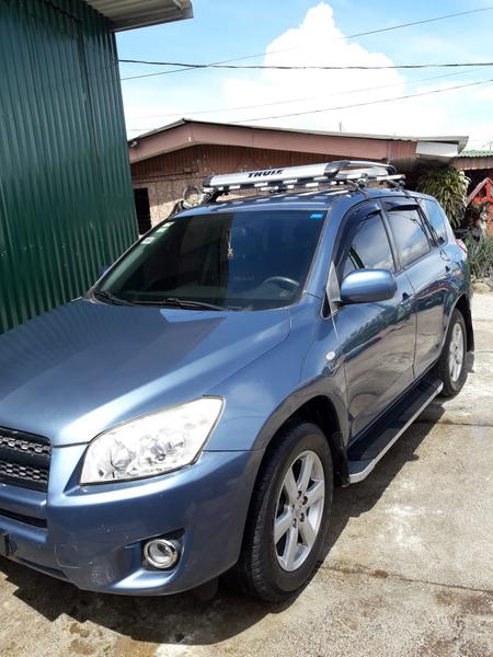 Toyota RAV4 • 2010 • 145,000 km 1