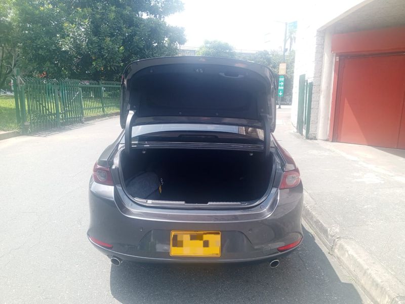 Mazda 3 • 2021 • 44,200 km 8