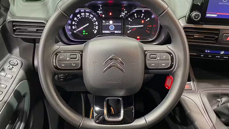 Citroën Berlingo • 2022 • 10,085 km 15