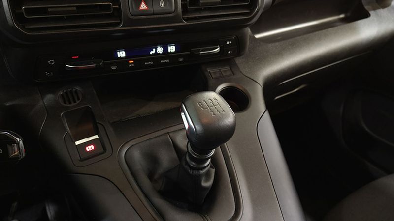 Peugeot Bipper • 2021 • 20,248 km 4