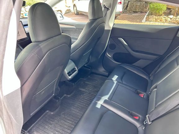 Tesla Model Y • 2023 • 57,000 km 13