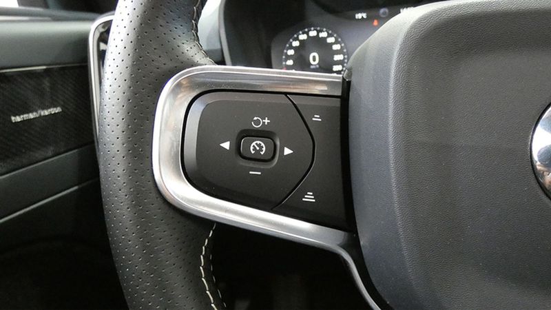 Volvo XC40 • 2019 • 76,989 km 15