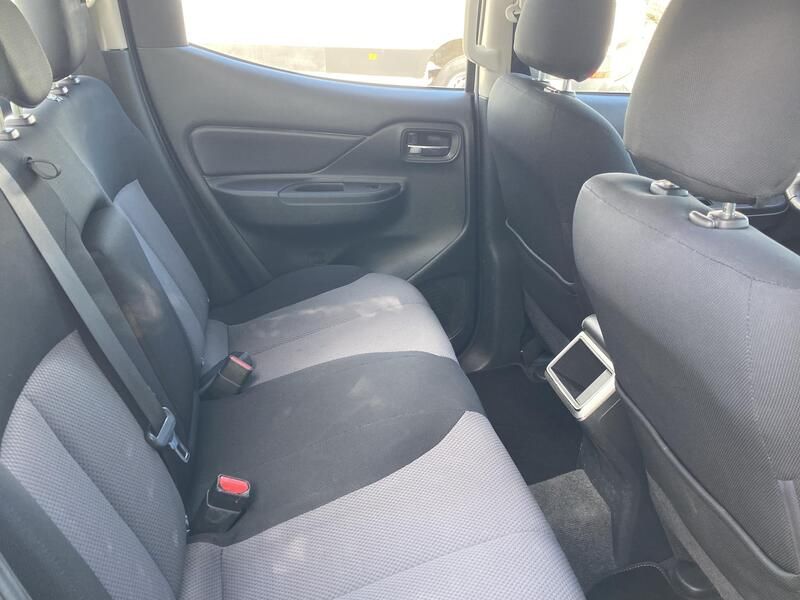 Mitsubishi L200 Pick up • 2021 • 37,358 km 6