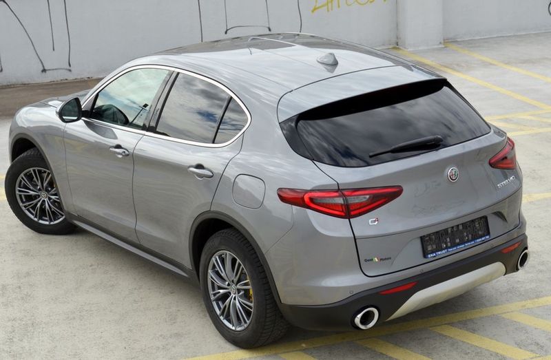 Alfa Romeo Stelvio • 2017 • 168,500 km 3