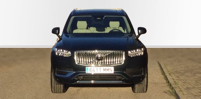 Volvo XC90 • 2023 • 12,000 km 2