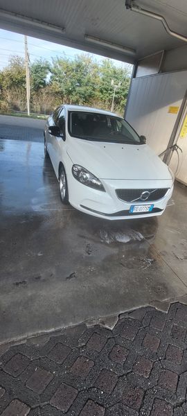 Volvo V40 • 2016 • 80,000 km 3