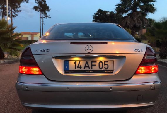Mercedes-Benz E • 2004 • 254,545 km 3